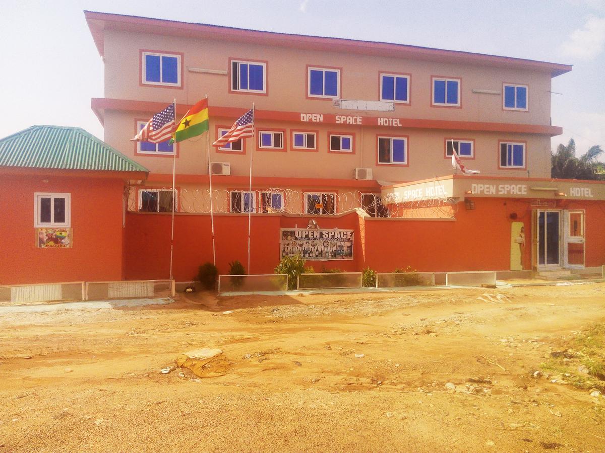 Open Space Hotel Kumasi Exterior photo