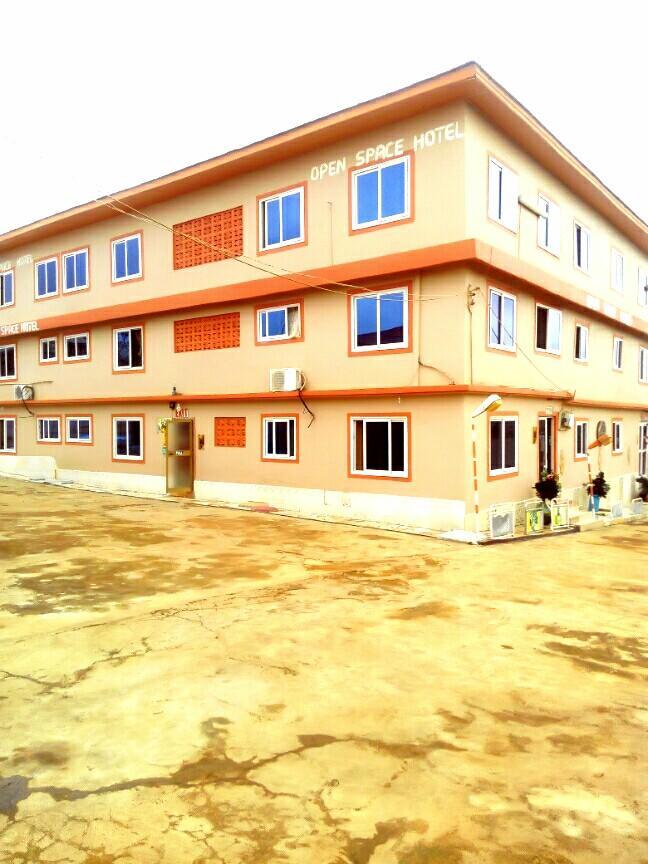 Open Space Hotel Kumasi Exterior photo